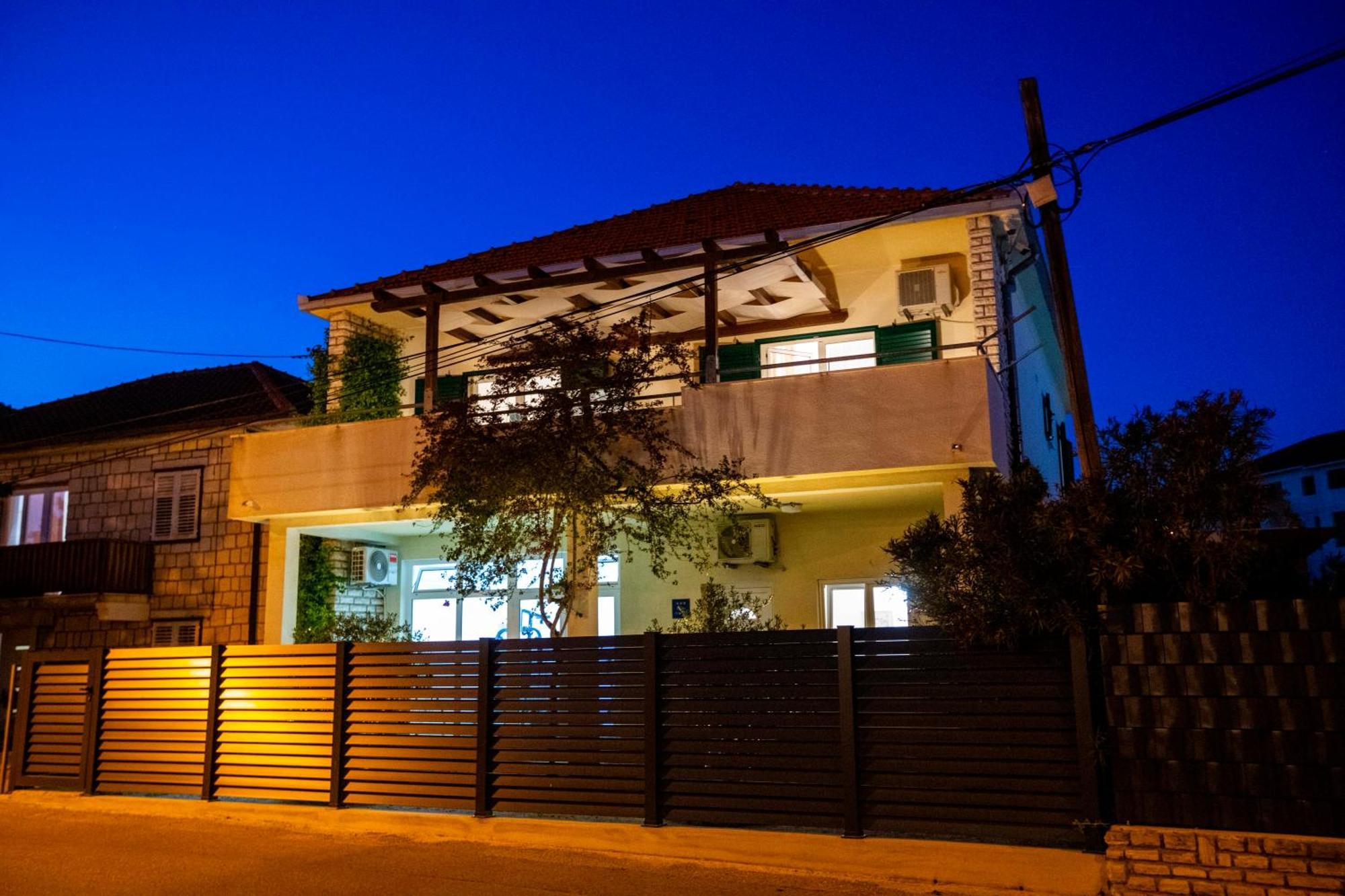Apartment Laura Trogir Eksteriør bilde