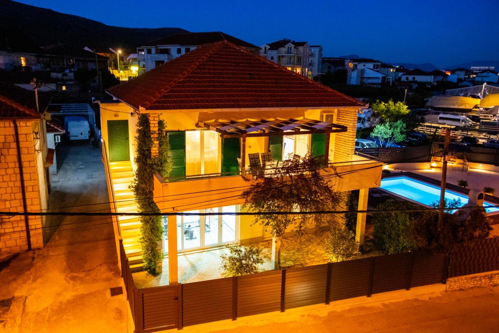 Apartment Laura Trogir Eksteriør bilde