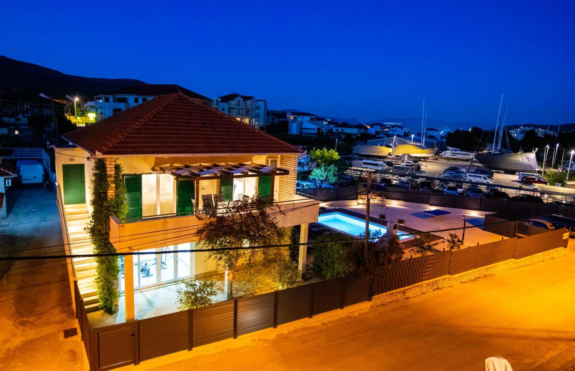 Apartment Laura Trogir Eksteriør bilde