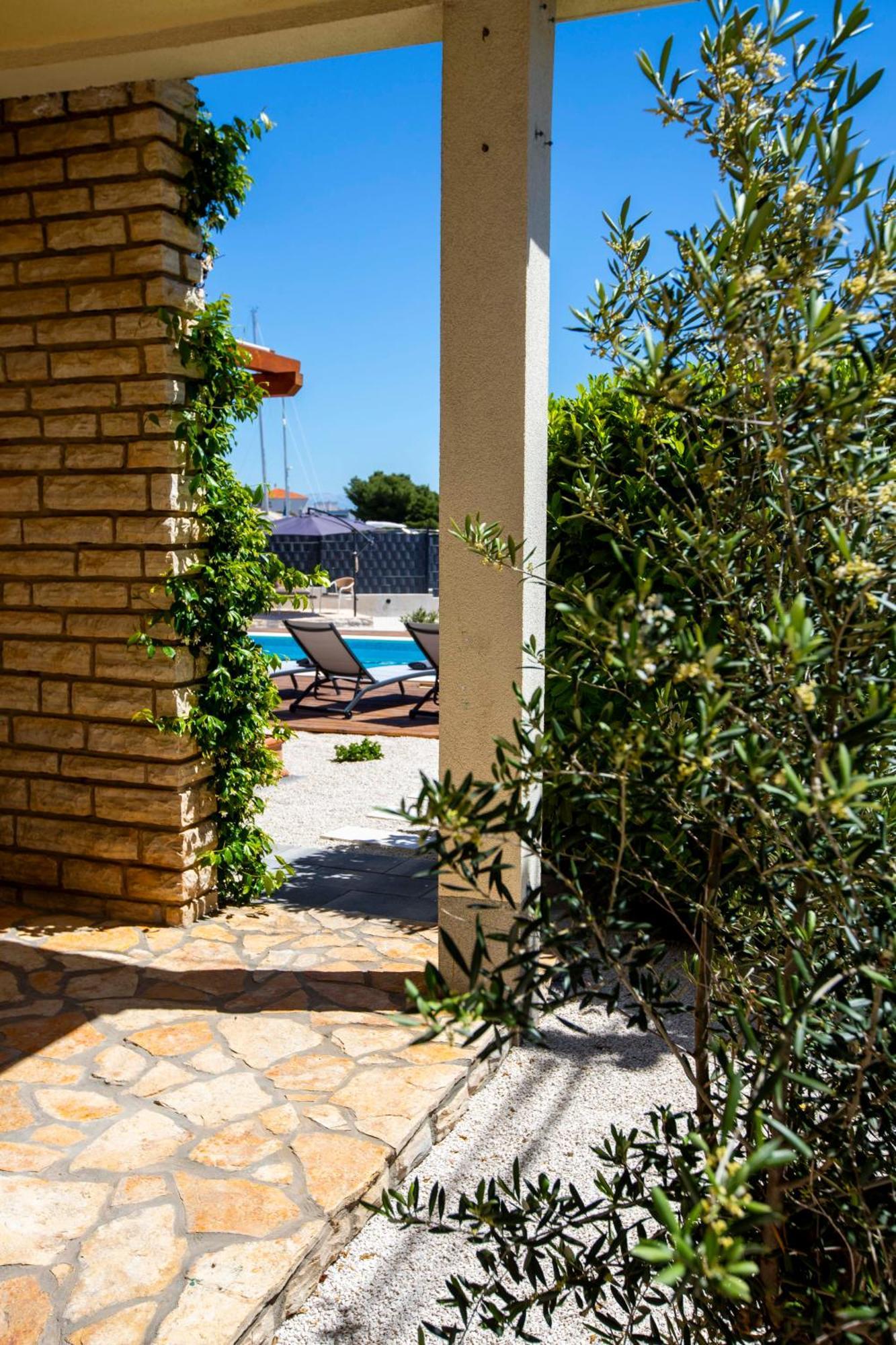Apartment Laura Trogir Eksteriør bilde