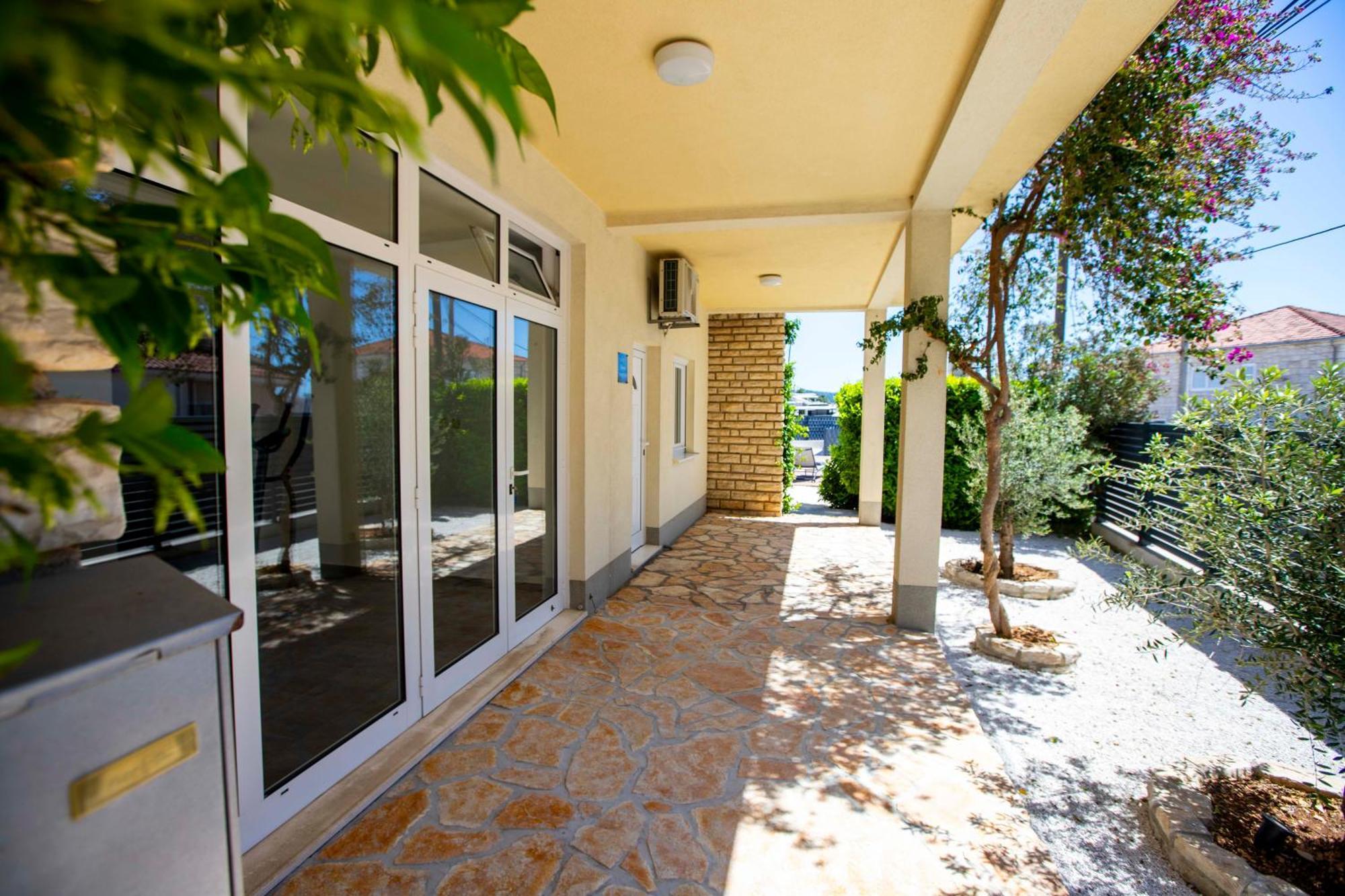 Apartment Laura Trogir Eksteriør bilde